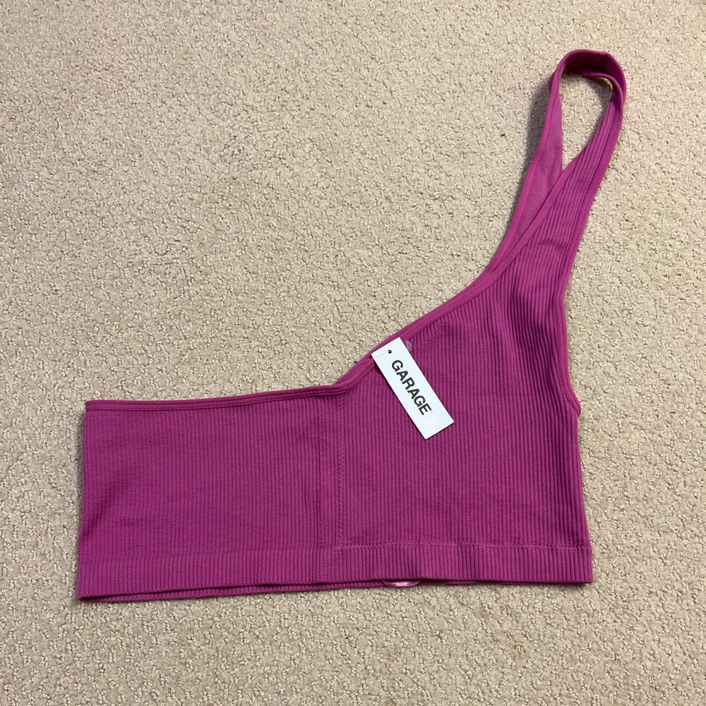 Garage one shoulder tank